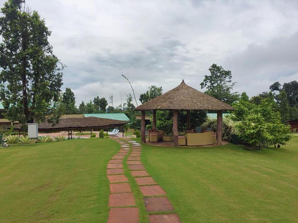 Sitabani Jungle And Spa Resort Rāmnagar Buitenkant foto